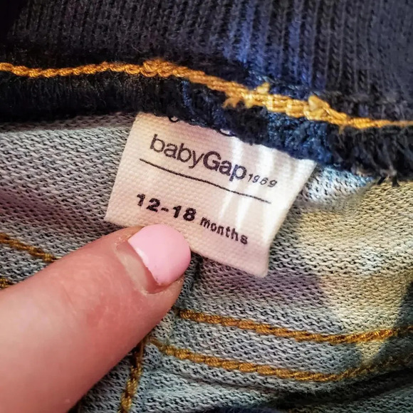 babyGap Dark Wash Stretch Comfort Waistband Jean Shorts Size 12-18m NWOT - Picture 2 of 8